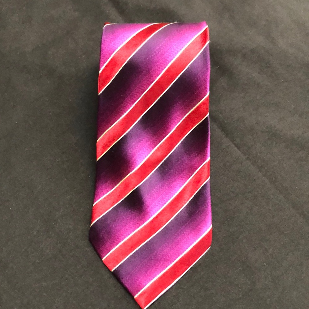 Kenneth Cole diagonal strip silk neck tie